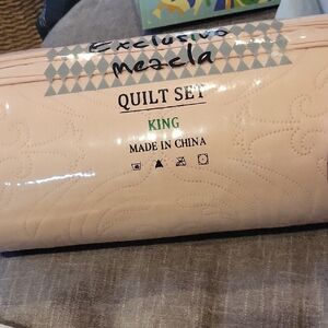 King Quilt Set -Light Pink/ Quilted PATTERN! New In Orig.pkg,Gorgeous!